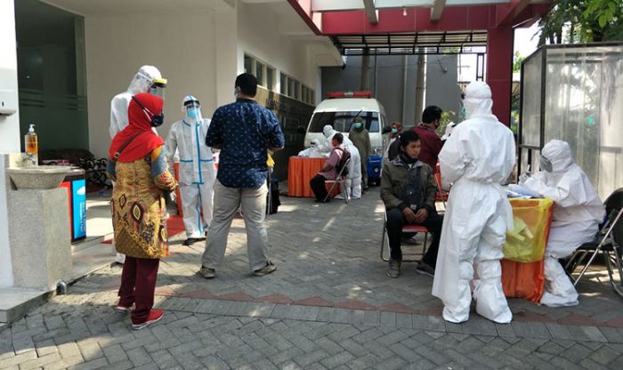 Pemkot Surabaya Terus Gencar Tes Swab hingga Capai 215.869 Spesimen Pemkot Surabaya Terus Gencar Tes Swab hingga Capai 215.869 Spesimen