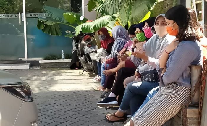 Risma Wajibkan Rapid Test, Peserta UTBK PSBMPTN Banjiri Klinik Risma Wajibkan Rapid Test, Peserta UTBK PSBMPTN Banjiri Klinik