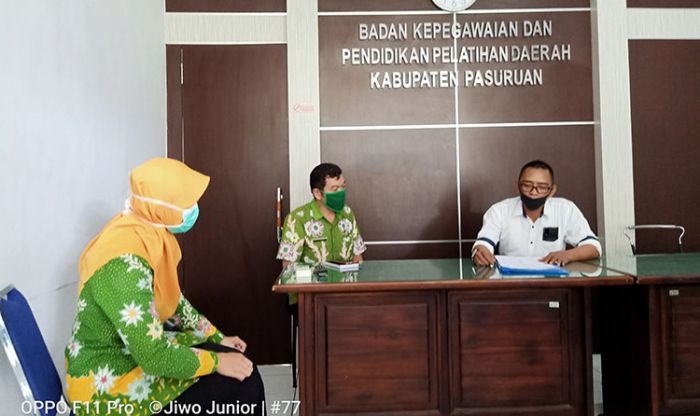 Diduga Selingkuh dengan Perawat, Dokter PNS Puskesmas Prigen Dilaporkan oleh Suami ke BKPPD Diduga Selingkuh dengan Perawat, Dokter PNS Puskesmas Prigen Dilaporkan oleh Suami ke BKPPD
