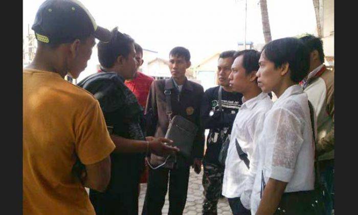 Tidak Kebagian Tiket Kapal, Ratusan Pemudik di Situbondo Terlantar di Pelabuhan Jangkar Tidak Kebagian Tiket Kapal, Ratusan Pemudik di Situbondo Terlantar di Pelabuhan Jangkar