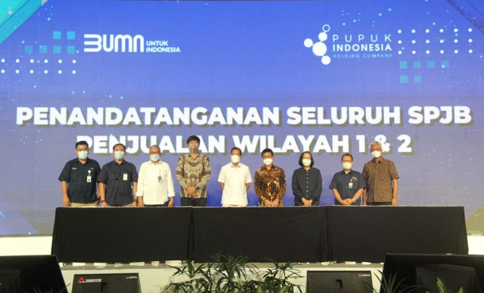 Siapkan Distribusi Pupuk Bersubsidi 2022, Petrokimia Gresik Teken SPJB Bersama 372 Distributor Siapkan Distribusi Pupuk Bersubsidi 2022, Petrokimia Gresik Teken SPJB Bersama 372 Distributor