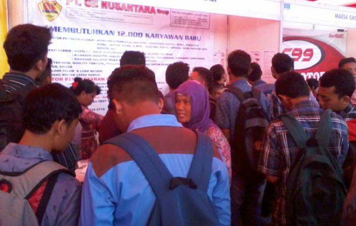 Diikuti 46 Perusahaan, Job Fair di SMK PGRI 2 Ponorogo Dipadati Ribuan Pencari Kerja Diikuti 46 Perusahaan, Job Fair di SMK PGRI 2 Ponorogo Dipadati Ribuan Pencari Kerja