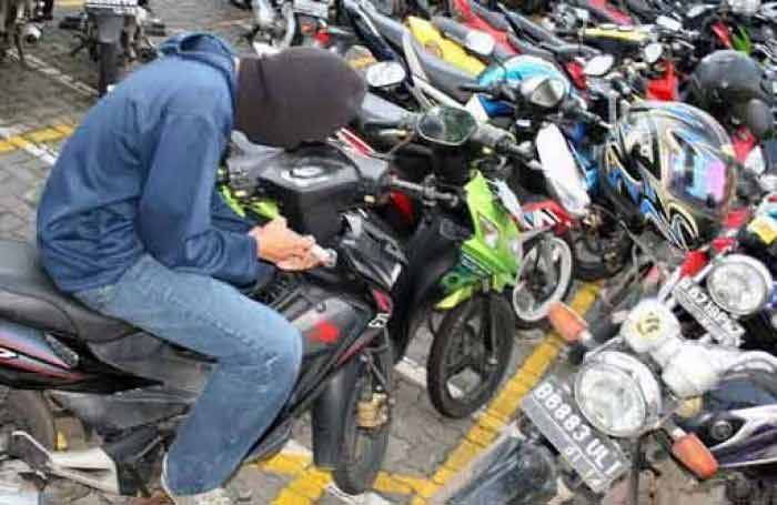 4 Hari, 4 Motor di Lamongan Amblas 4 Hari, 4 Motor di Lamongan Amblas