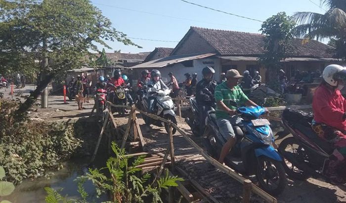 Dikeluhkan Pengguna Jalan, Dishub Sidoarjo Ubah Jalur Alternatif Raya Sukodono Dikeluhkan Pengguna Jalan, Dishub Sidoarjo Ubah Jalur Alternatif Raya Sukodono