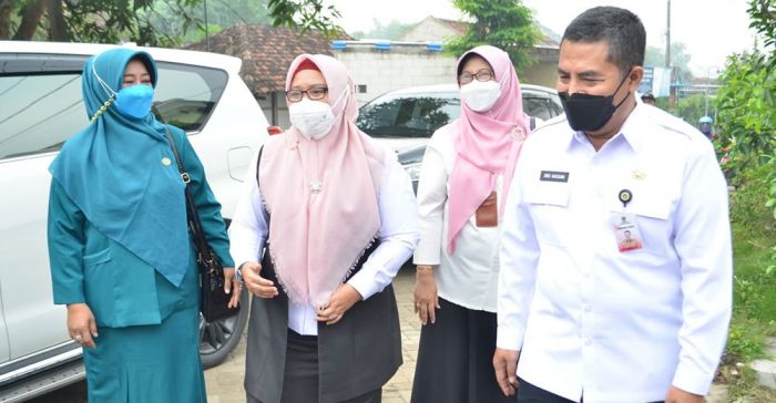 Wakil Bupati Gresik Ngantor Sehari di Desa Kesambenkulon Wakil Bupati Gresik Ngantor Sehari di Desa Kesambenkulon