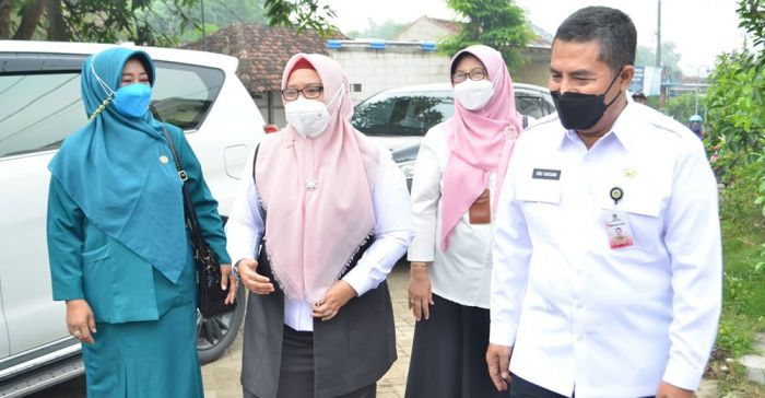 Wakil Bupati Gresik Ngantor Sehari di Desa Kesambenkulon