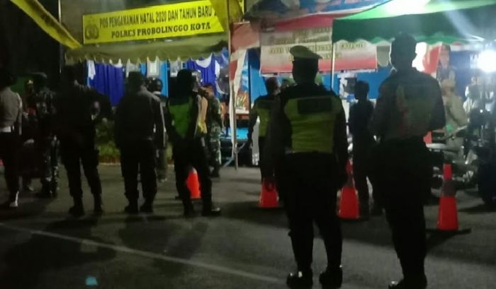 Mengaku Punya Keluarga di Polda Metro, Seorang Pria Menolak Dirazia Prokes Mengaku Punya Keluarga di Polda Metro, Seorang Pria Menolak Dirazia Prokes
