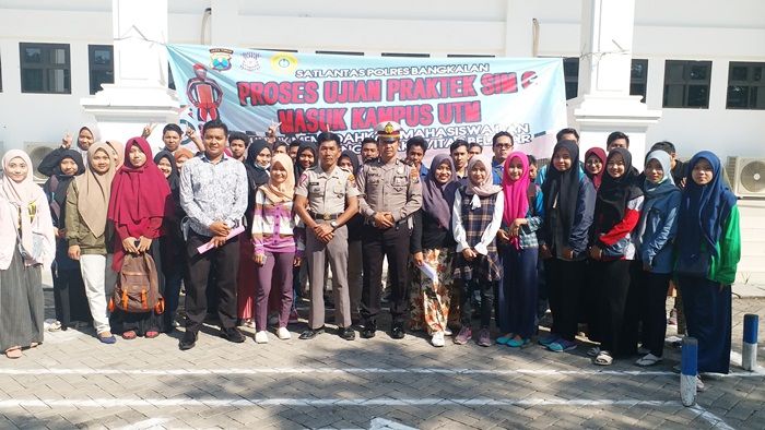 Peduli Mahasiswa, Satlantas Polres Bangkalan Gelar Ujian SIM di UTM Peduli Mahasiswa, Satlantas Polres Bangkalan Gelar Ujian SIM di UTM