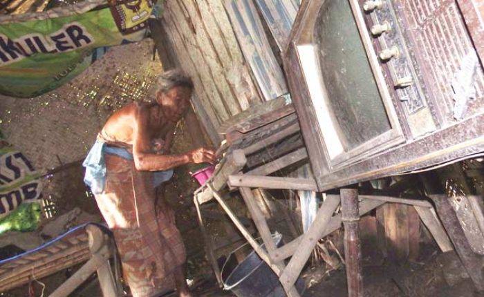 Potret Buram Kaum Papah di Kota Santri, Masihkah Berlaku Janji "Jombang Sejahtera untuk Semua"? Potret Buram Kaum Papah di Kota Santri, Masihkah Berlaku Janji "Jombang Sejahtera untuk Semua"?