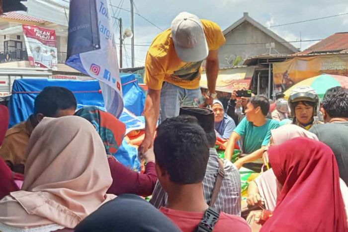 Pemkab Pamekasan Jual Beras Murah, Tak Sampai 30 Menit Terjual Habis Pemkab Pamekasan Jual Beras Murah, Tak Sampai 30 Menit Terjual Habis