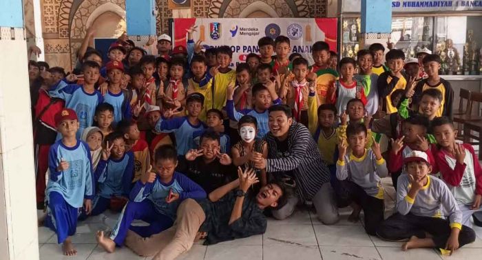 Antusias, Puluhan Anak di Tuban Ikuti Workshop Pantomim Antusias, Puluhan Anak di Tuban Ikuti Workshop Pantomim