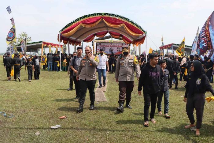 Tim Gabungan TNI-Polri Lakukan Pengamanan dalam Kegiatan Haul PSHW Ngawi Tim Gabungan TNI-Polri Lakukan Pengamanan dalam Kegiatan Haul PSHW Ngawi