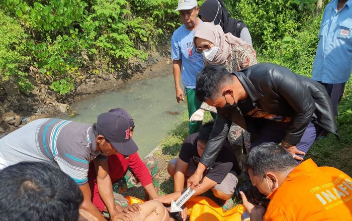 Pulang dari Sawah, Seorang Wanita di Jombang Ditemukan Mengambang di Sungai Pulang dari Sawah, Seorang Wanita di Jombang Ditemukan Mengambang di Sungai