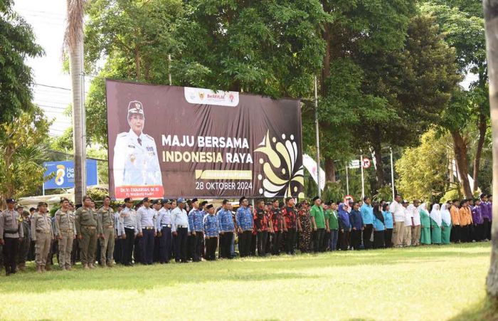 Pj Wali Kota Kediri Pimpin Upacara Hari Sumpah Pemuda ke-96 Pj Wali Kota Kediri Pimpin Upacara Hari Sumpah Pemuda ke-96