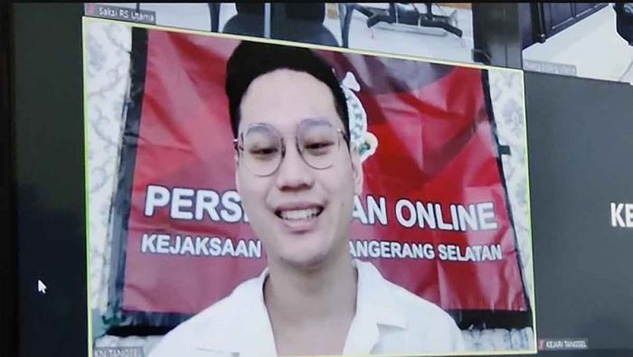 Indra Kenz Divonis Lebih Ringan dari Tuntutan Jaksa, Hakim Sebut Terdakwa Menyesali Perbuatannya Indra Kenz Divonis Lebih Ringan dari Tuntutan Jaksa, Hakim Sebut Terdakwa Menyesali Perbuatannya
