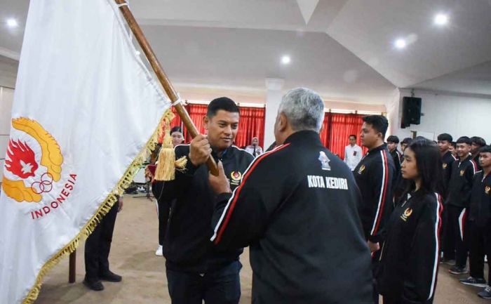 Kukuhkan Kontingen Kota Kediri pada Porprov Jatim 2023, Mas Abu Targetkan 5 Besar Kukuhkan Kontingen Kota Kediri pada Porprov Jatim 2023, Mas Abu Targetkan 5 Besar
