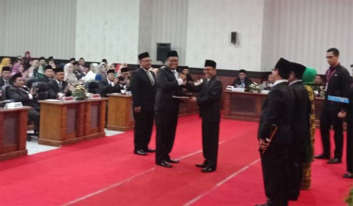 45 Anggota Dewan Situbondo Resmi Dilantik, Mantan Jurnalis Ditunjuk Menjadi Ketua DPRD Sementara