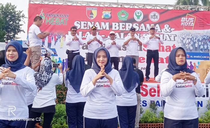 Ribuan Warga Ikuti Senam Cuci Tangan Bersama Bupati dan Kapolres Pamekasan