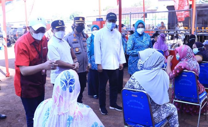 Peserta Vaksinasi Massal di Kota Pasuruan Dapat Sembako, Peralatan Rumah Tangga, hingga Kambing Peserta Vaksinasi Massal di Kota Pasuruan Dapat Sembako, Peralatan Rumah Tangga, hingga Kambing