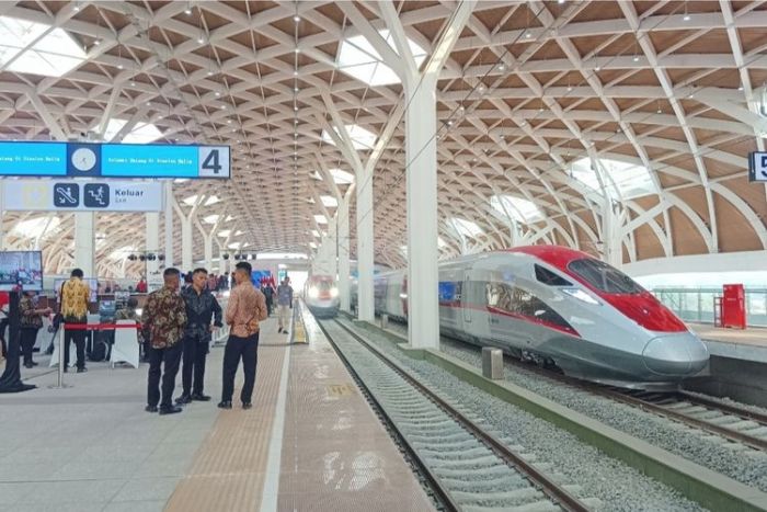 Hari Ini Kereta Cepat Whoosh Diresmikan, Masih Gratis hingga Pertengahan Oktober Hari Ini Kereta Cepat Whoosh Diresmikan, Masih Gratis hingga Pertengahan Oktober