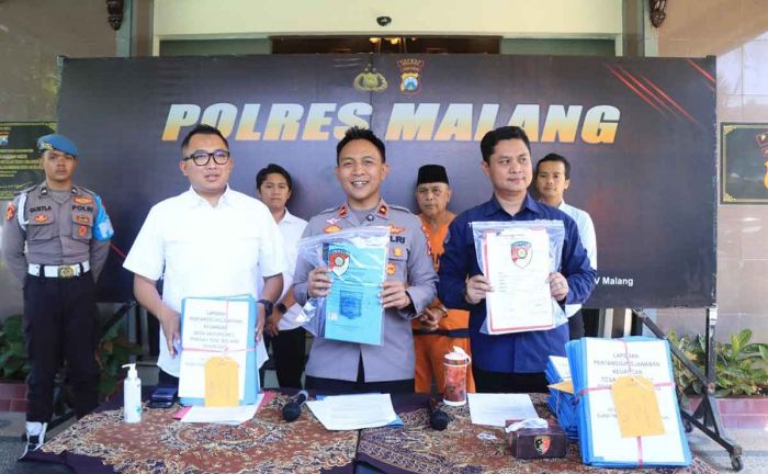 Diduga Terlibat Korupsi, Polres Malang Ringkus Mantan Kepala Desa Wadung Diduga Terlibat Korupsi, Polres Malang Ringkus Mantan Kepala Desa Wadung