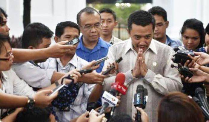 Sebarkan Kabar Pencabutan Pembekuan PSSI, Agum Gumelar Pelintir Perintah Presiden Sebarkan Kabar Pencabutan Pembekuan PSSI, Agum Gumelar Pelintir Perintah Presiden