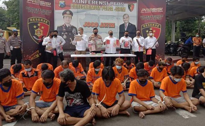 Polda Jatim Tangkap 67 Preman dari Tempat Pungli dan Pemalakan di Surabaya Polda Jatim Tangkap 67 Preman dari Tempat Pungli dan Pemalakan di Surabaya