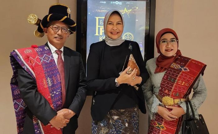 Kominfo Kota Batu Beri Penghargaan 30 Film Kiriman Sineas Kominfo Kota Batu Beri Penghargaan 30 Film Kiriman Sineas