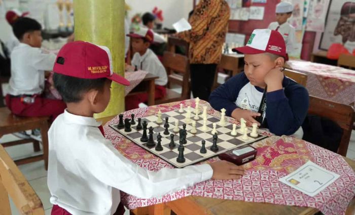 Ratusan Siswa Madrasah se-Kota Batu Semarakkan Porseni Ratusan Siswa Madrasah se-Kota Batu Semarakkan Porseni