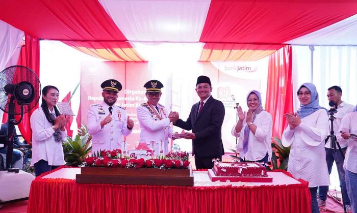 Pemkot Batu Apresiasi Kontribusi Bank Jatim dalam Pembangunan Ekonomi Daerah Pemkot Batu Apresiasi Kontribusi Bank Jatim dalam Pembangunan Ekonomi Daerah