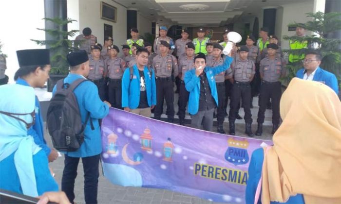 Paripurna di Hotel Berbintang, PMII Protes DPRD Tuban Paripurna di Hotel Berbintang, PMII Protes DPRD Tuban
