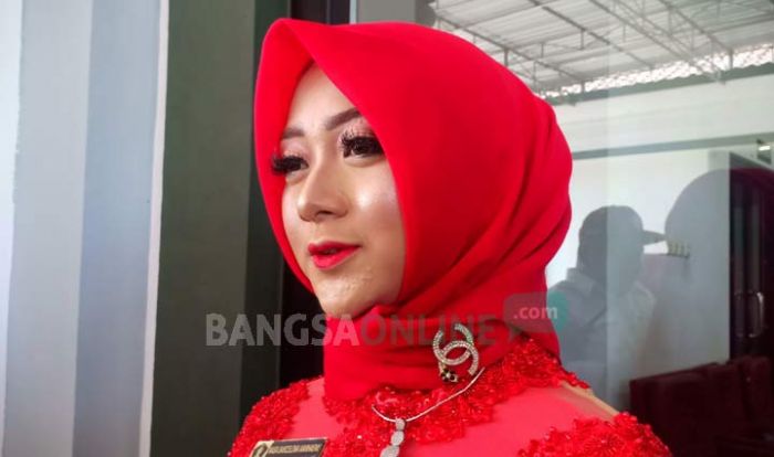 Wow, Cantiknya Putri Sulung Wabup Blitar, Jadi Anggota DPRD Termuda Wow, Cantiknya Putri Sulung Wabup Blitar, Jadi Anggota DPRD Termuda