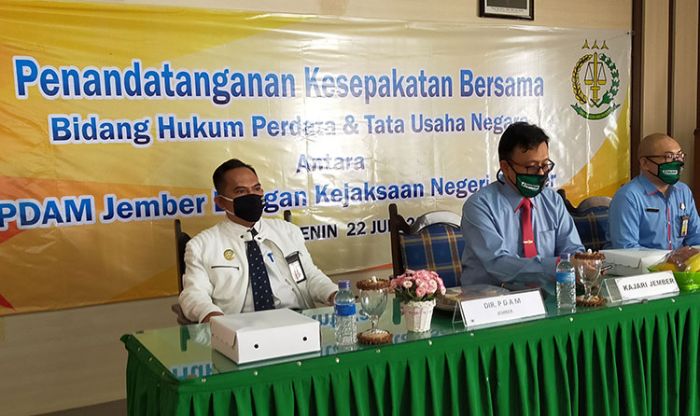 PDAM dan Kejari Jember Sepakat Teken MoU Terkait Permasalahan Hukum PDAM dan Kejari Jember Sepakat Teken MoU Terkait Permasalahan Hukum