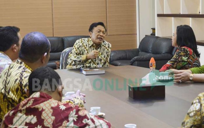 Bupati Sambari dan Notaris Komitmen Berikan Layanan Terbaik