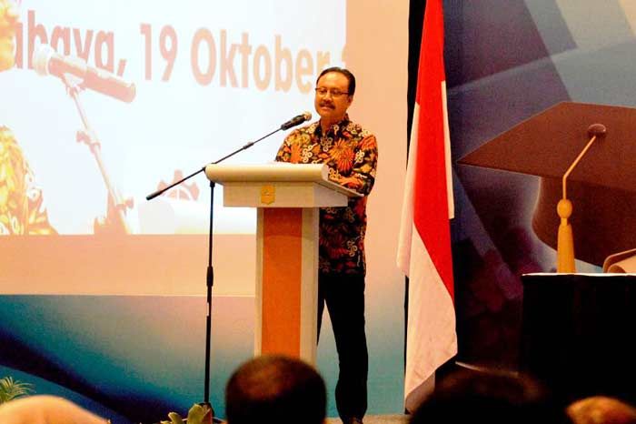 Tahun Depan, Pemprov Jatim Targetkan 60 Ribu Tenaga Konstruksi Ikuti Sertifikasi Tahun Depan, Pemprov Jatim Targetkan 60 Ribu Tenaga Konstruksi Ikuti Sertifikasi