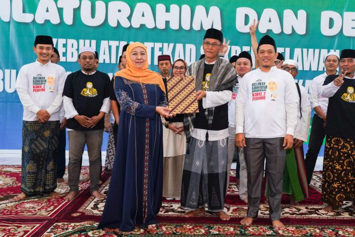 Relawan Khofifah-Emil Bondowoso Deklarasi Kebulatan Tekad Pemenangan Pilgub Jatim 2024 Relawan Khofifah-Emil Bondowoso Deklarasi Kebulatan Tekad Pemenangan Pilgub Jatim 2024