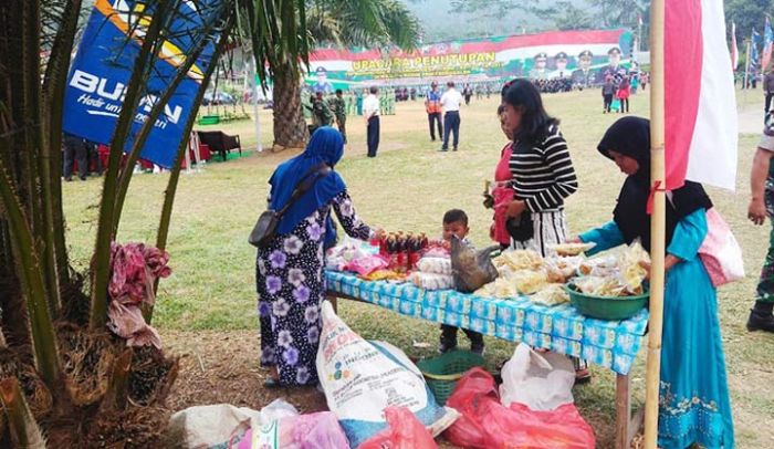 Upacara Penutupan TMMD Trenggalek Bawa Berkah Tersendiri Bagi Para Pedagang