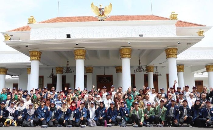Atasi Persoalan Sungai Brantas, Pemprov Kolaborasi dengan 16 PTN Lewat Format KKN Atasi Persoalan Sungai Brantas, Pemprov Kolaborasi dengan 16 PTN Lewat Format KKN