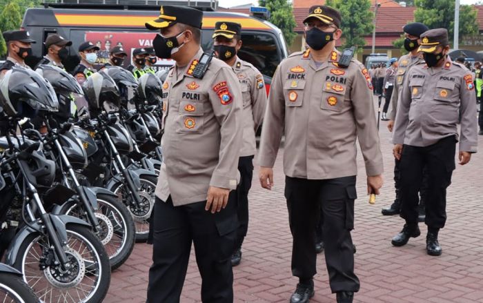 Pimpin Apel di Polres Pasuruan, Dirbinmas Polda Jatim Minta Bhabinkamtibmas Lakukan Ini Pimpin Apel di Polres Pasuruan, Dirbinmas Polda Jatim Minta Bhabinkamtibmas Lakukan Ini