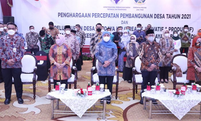 Dewan Apresiasi Pemprov Jatim Raih Penghargaan dari Kemendes Dewan Apresiasi Pemprov Jatim Raih Penghargaan dari Kemendes