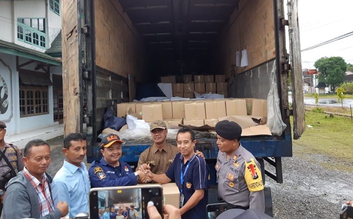 KPU, Bawaslu, dan Polisi Kawal Ketat 945.194 Surat Suara yang Tiba di Ngawi KPU, Bawaslu, dan Polisi Kawal Ketat 945.194 Surat Suara yang Tiba di Ngawi