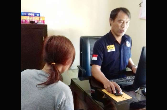 Beli Sabu Buat Sang Pacar, Janda Dua Anak di Sidoarjo Diringkus Polisi Beli Sabu Buat Sang Pacar, Janda Dua Anak di Sidoarjo Diringkus Polisi
