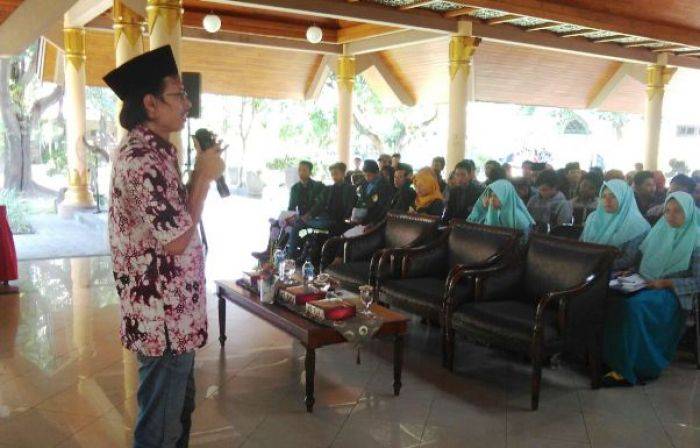 Sarasehan di Sidoarjo, Santri Didorong Manfaatkan Medsos untuk Berdakwah Sarasehan di Sidoarjo, Santri Didorong Manfaatkan Medsos untuk Berdakwah