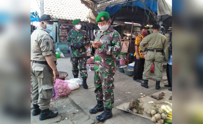 Pasar Krempyeng Gresik Ditutup Karena Ada 10 Pedagang dan Pembeli Positif Covid-19 Pasar Krempyeng Gresik Ditutup Karena Ada 10 Pedagang dan Pembeli Positif Covid-19