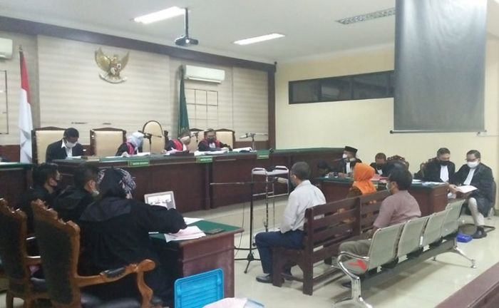 Sidang Lanjutan Kasus Pasar Manggisan, Saksi Ahli Ungkap Aliran Dana 3 Miliar Sidang Lanjutan Kasus Pasar Manggisan, Saksi Ahli Ungkap Aliran Dana 3 Miliar