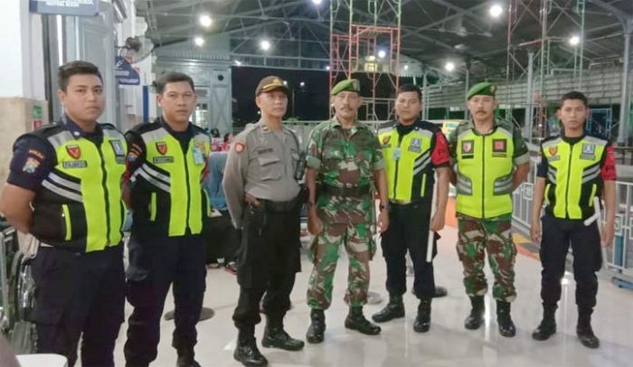 Personel Gabungan Juga Sweeping di Stasiun Sidoarjo, Kapolresta Imbau Warga Tak ke Jakarta Personel Gabungan Juga Sweeping di Stasiun Sidoarjo, Kapolresta Imbau Warga Tak ke Jakarta