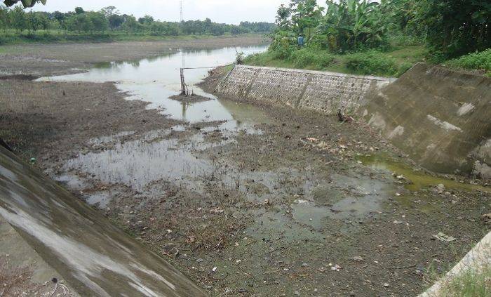 Waduk di Bojonegoro Kekeringan, Petani Tak Bisa Tanam Padi Waduk di Bojonegoro Kekeringan, Petani Tak Bisa Tanam Padi