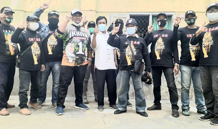 Emak-Emak Kabupaten Mojokerto Kompak Merapat ke dr. Ikfina dan Gus Barra Emak-Emak Kabupaten Mojokerto Kompak Merapat ke dr. Ikfina dan Gus Barra