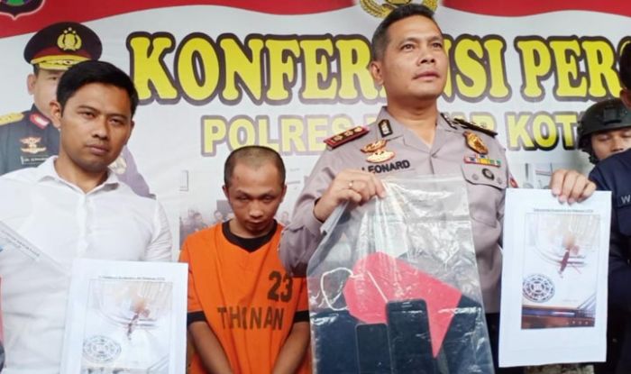 Pria di Blitar Keliling Rumah Sakit Setiap Malam untuk Curi HP Keluarga Pasien Pria di Blitar Keliling Rumah Sakit Setiap Malam untuk Curi HP Keluarga Pasien
