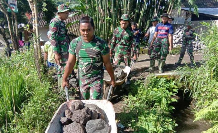 Satgas TMMD Kodim Jember Suguhkan Drainase Sepanjang 112 Meter untuk Warga